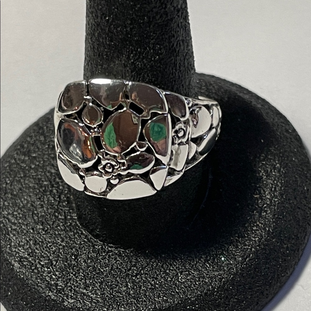 “Best” Cutout Cobblestone SilverTone Floral Ring size 8.25